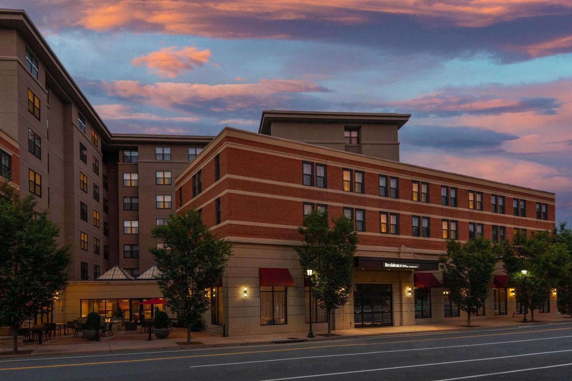 Residence Inn By Marriott Charlottesville Downtown מראה חיצוני תמונה
