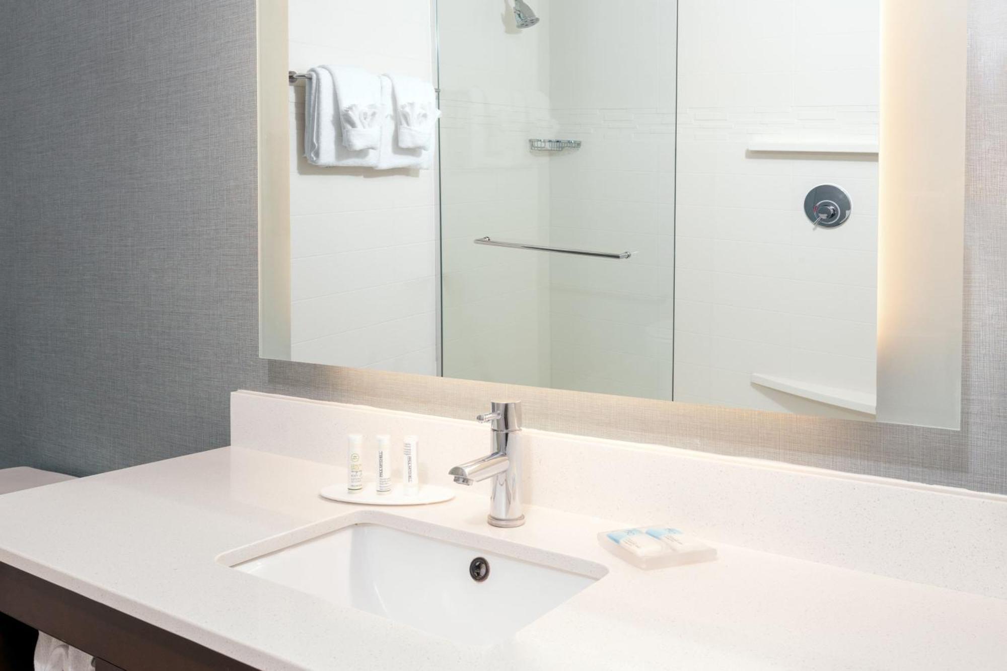 Residence Inn By Marriott Charlottesville Downtown מראה חיצוני תמונה