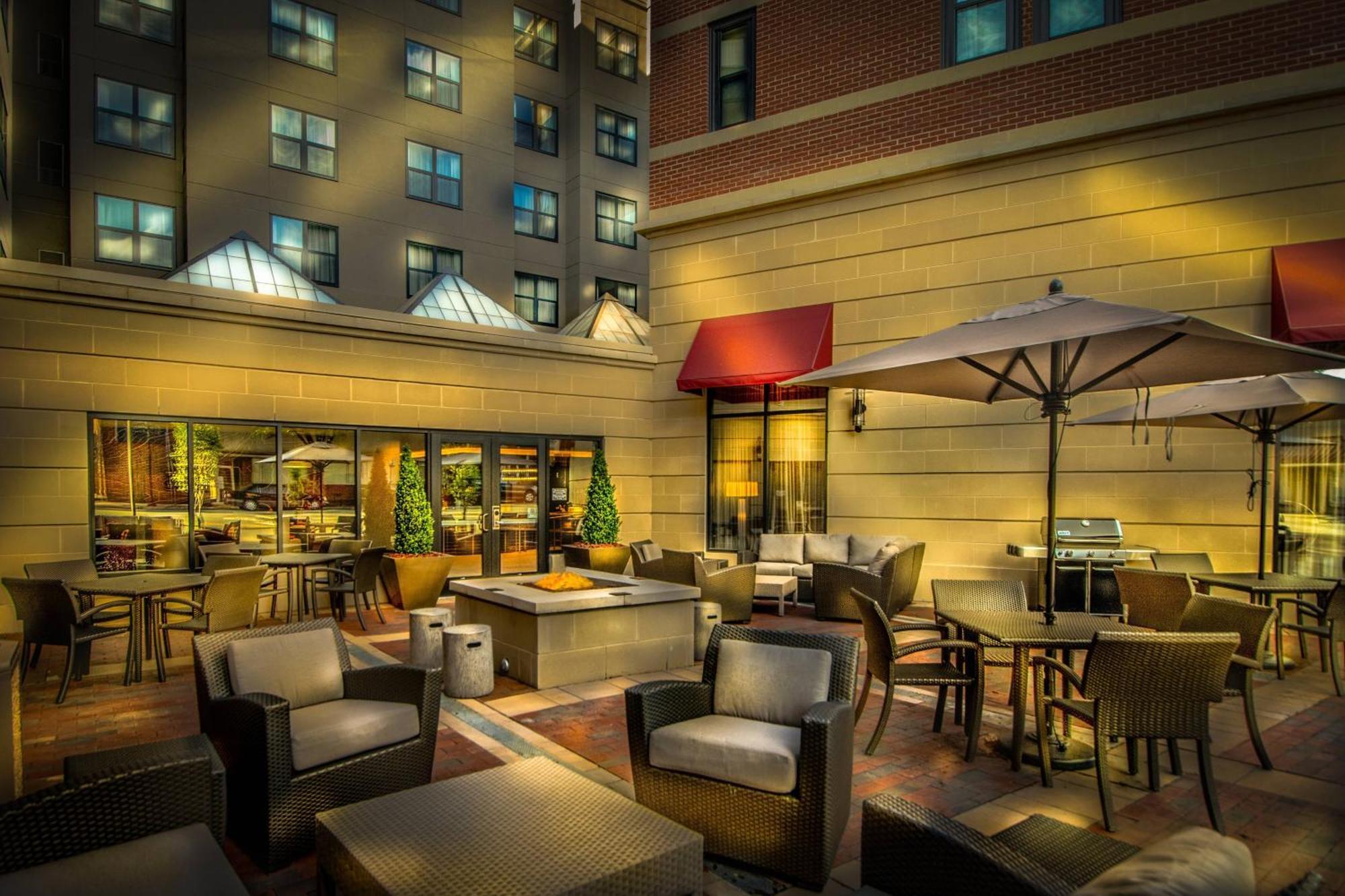 Residence Inn By Marriott Charlottesville Downtown מראה חיצוני תמונה