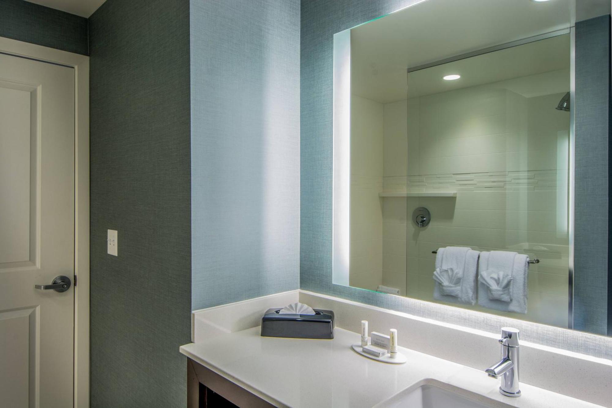 Residence Inn By Marriott Charlottesville Downtown מראה חיצוני תמונה