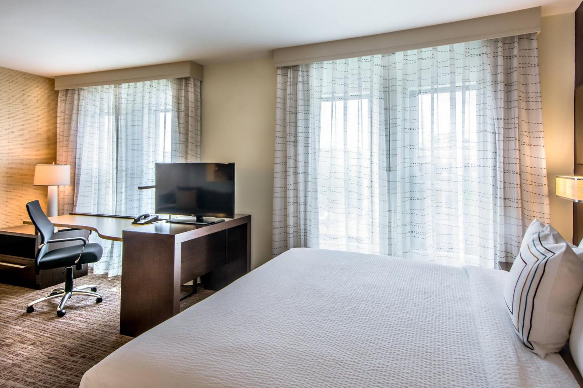 Residence Inn By Marriott Charlottesville Downtown מראה חיצוני תמונה