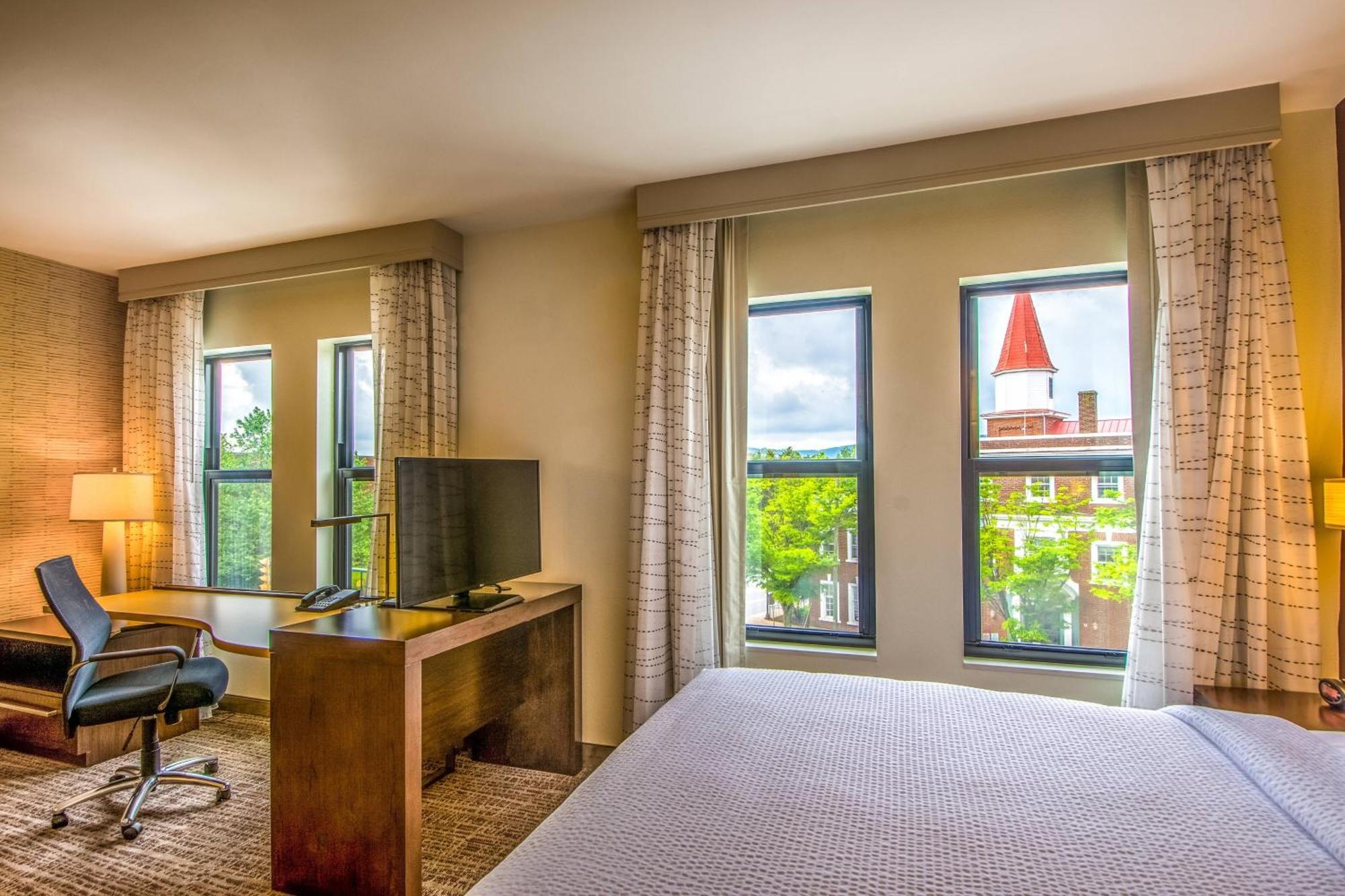 Residence Inn By Marriott Charlottesville Downtown מראה חיצוני תמונה