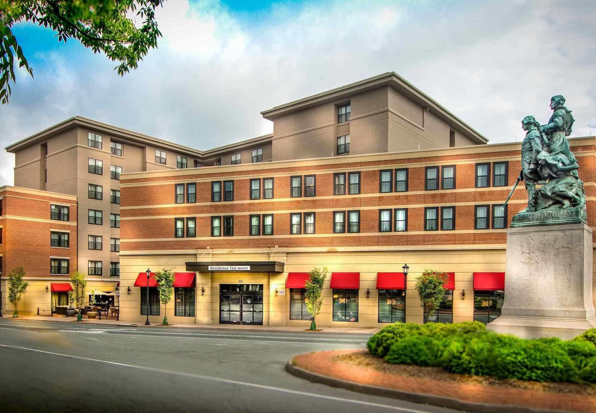 Residence Inn By Marriott Charlottesville Downtown מראה חיצוני תמונה