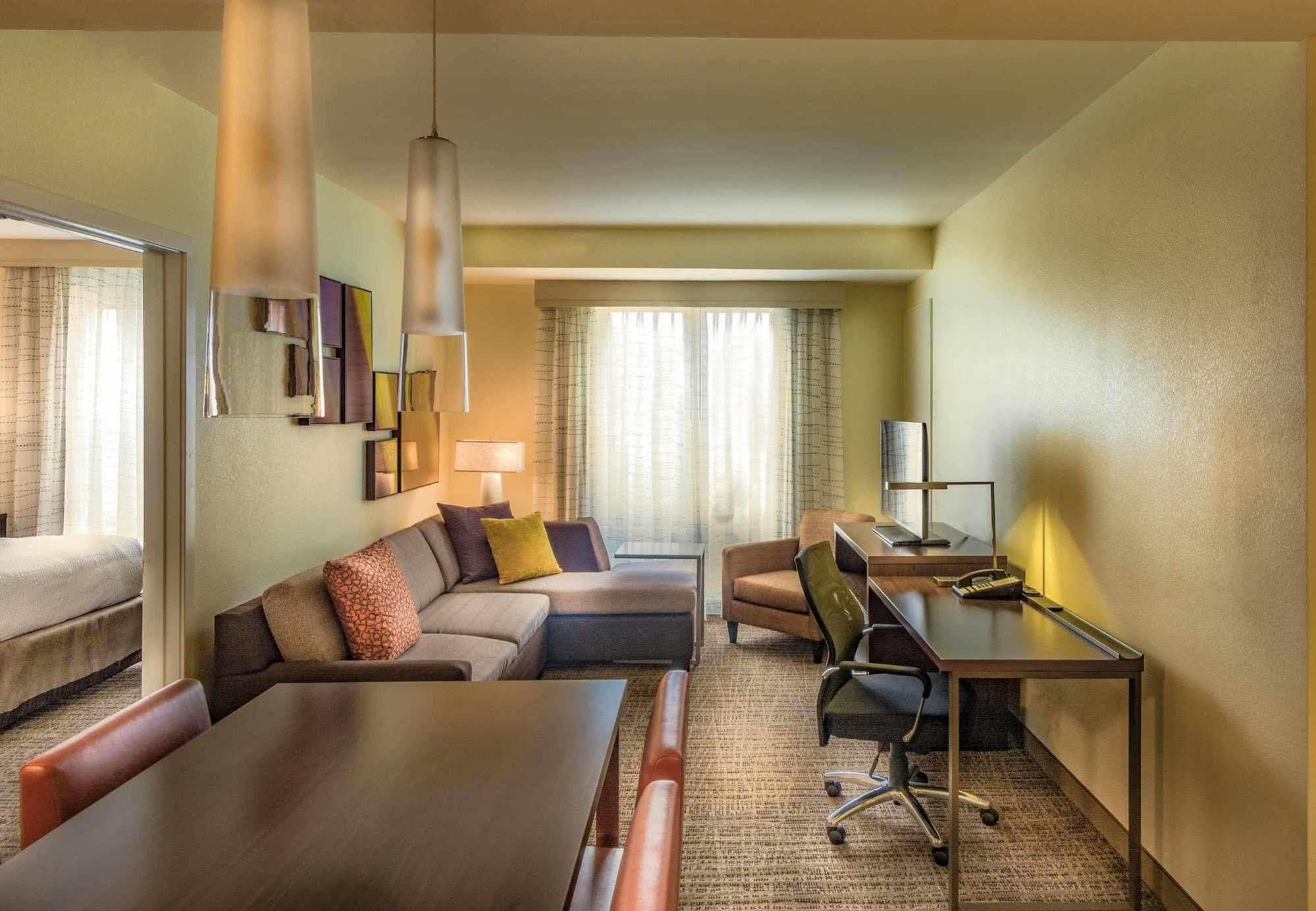 Residence Inn By Marriott Charlottesville Downtown מראה חיצוני תמונה