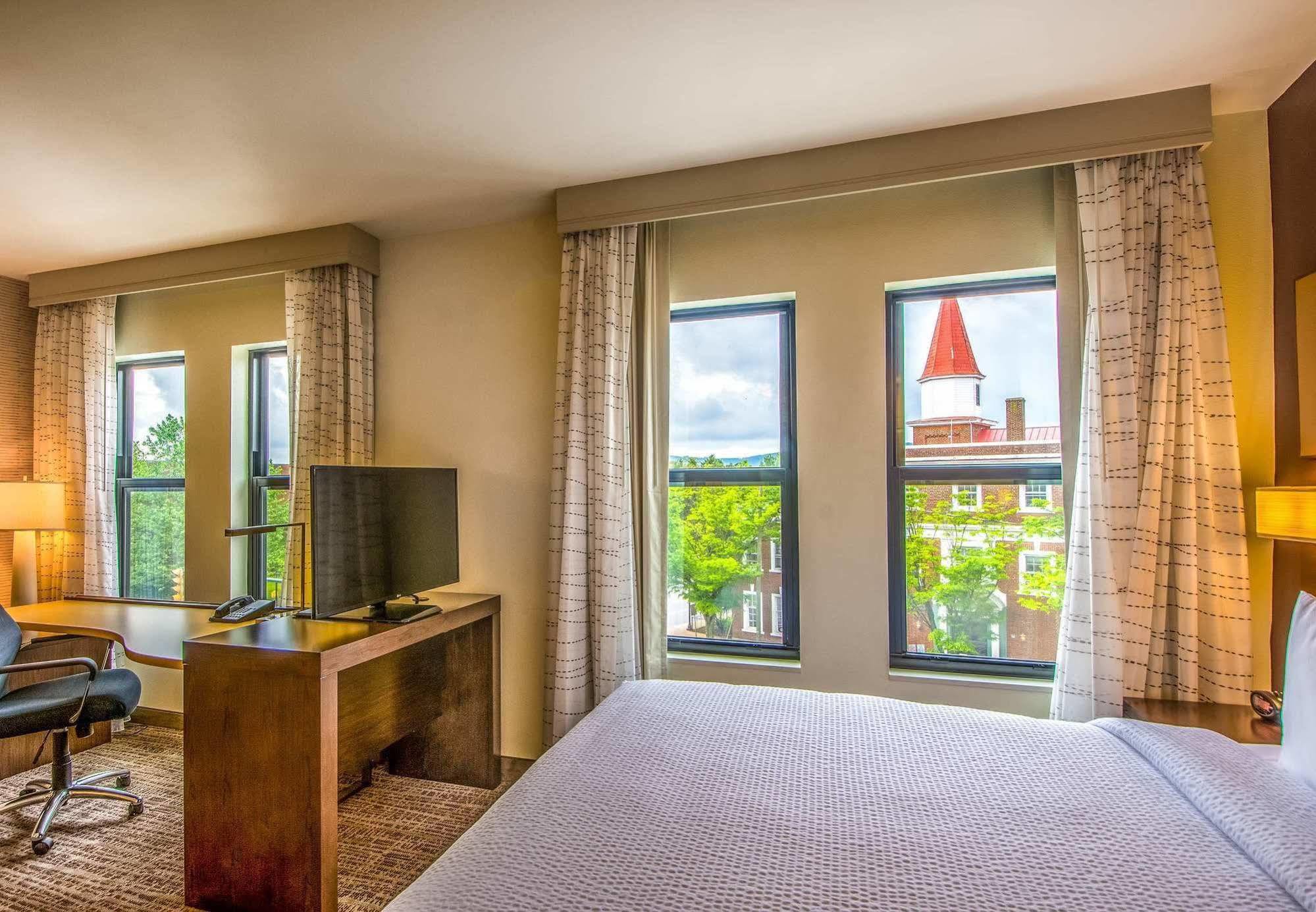Residence Inn By Marriott Charlottesville Downtown מראה חיצוני תמונה